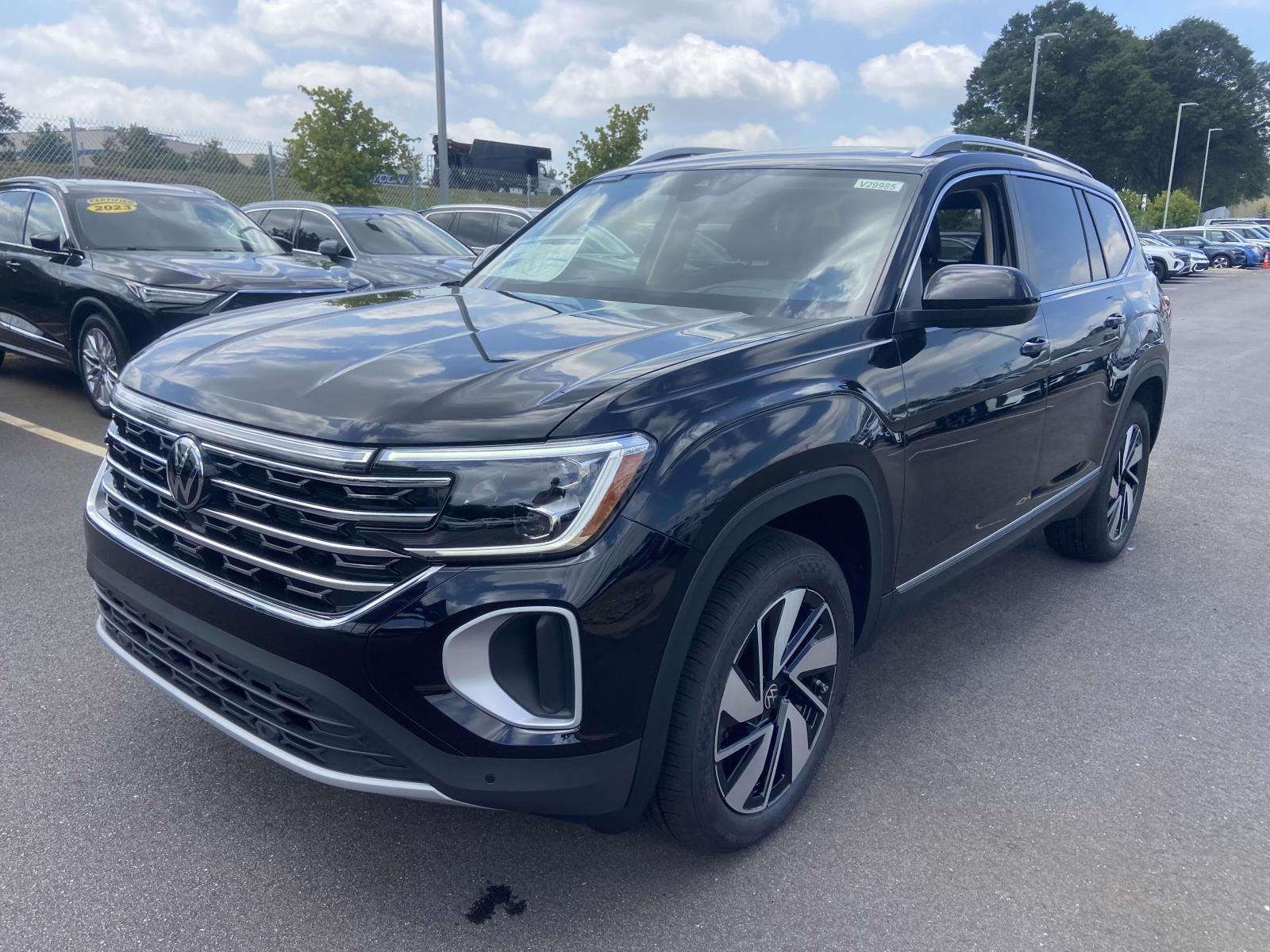 2026 Volkswagen Atlas SEL photo 3