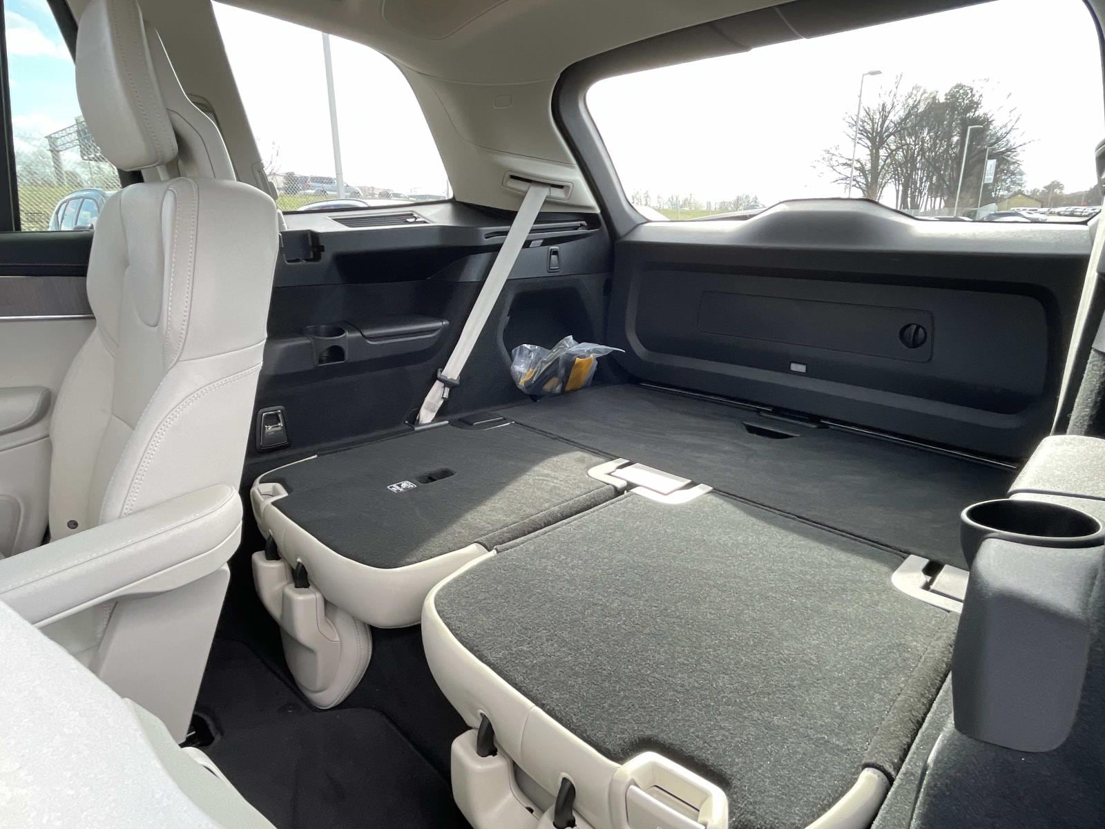 2026 Volvo XC90 Ultra - Photo 12