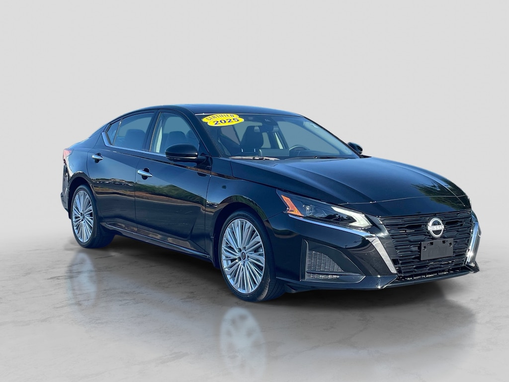 Used 2025 Nissan Altima SL FWD Car