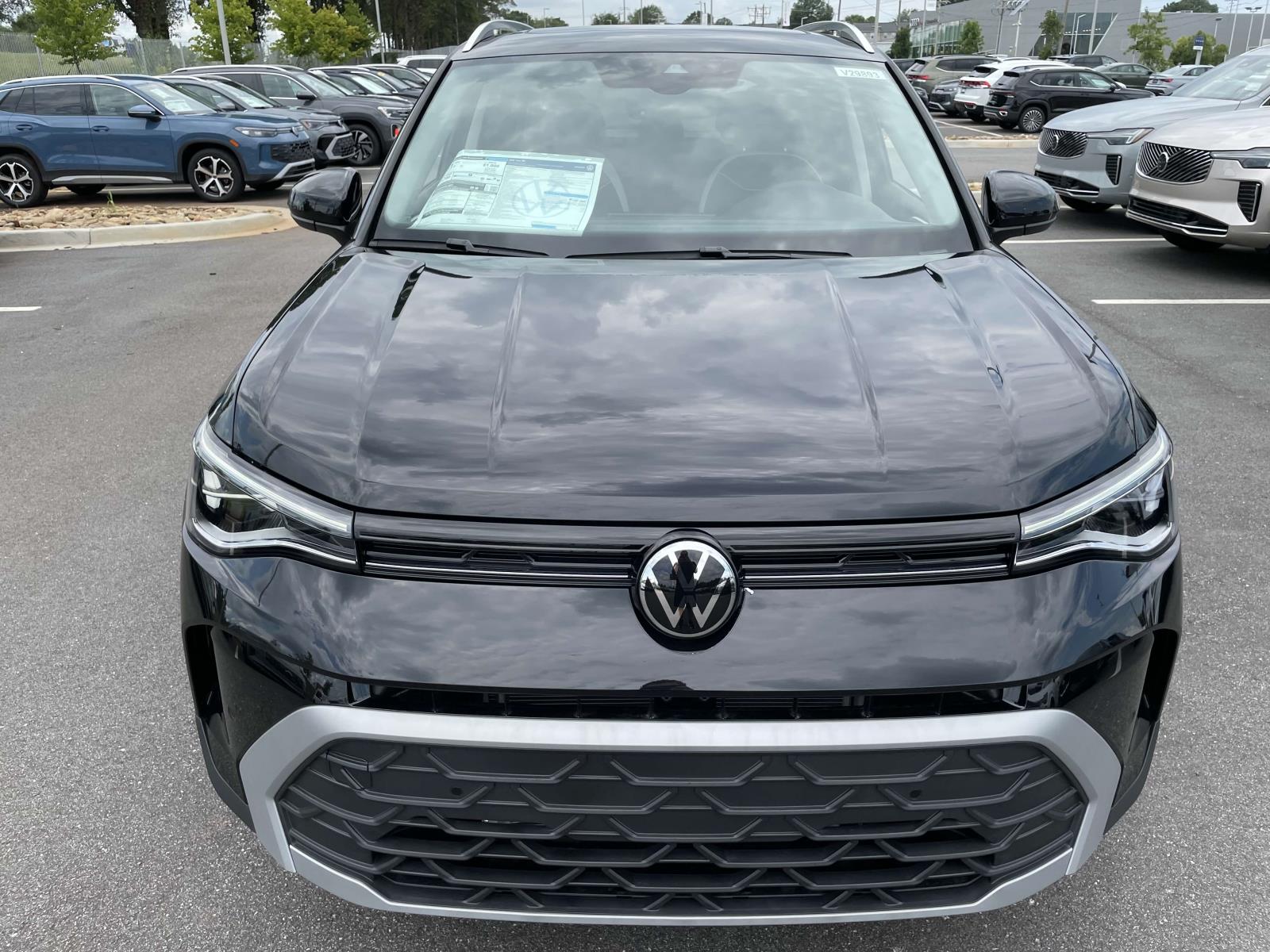 2025 Volkswagen Taos SE photo 2