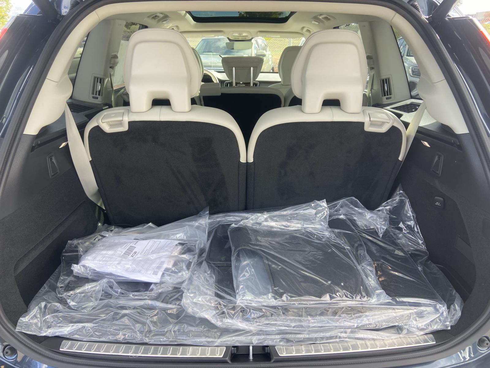 2026 Volvo XC90 Ultra - Photo 12