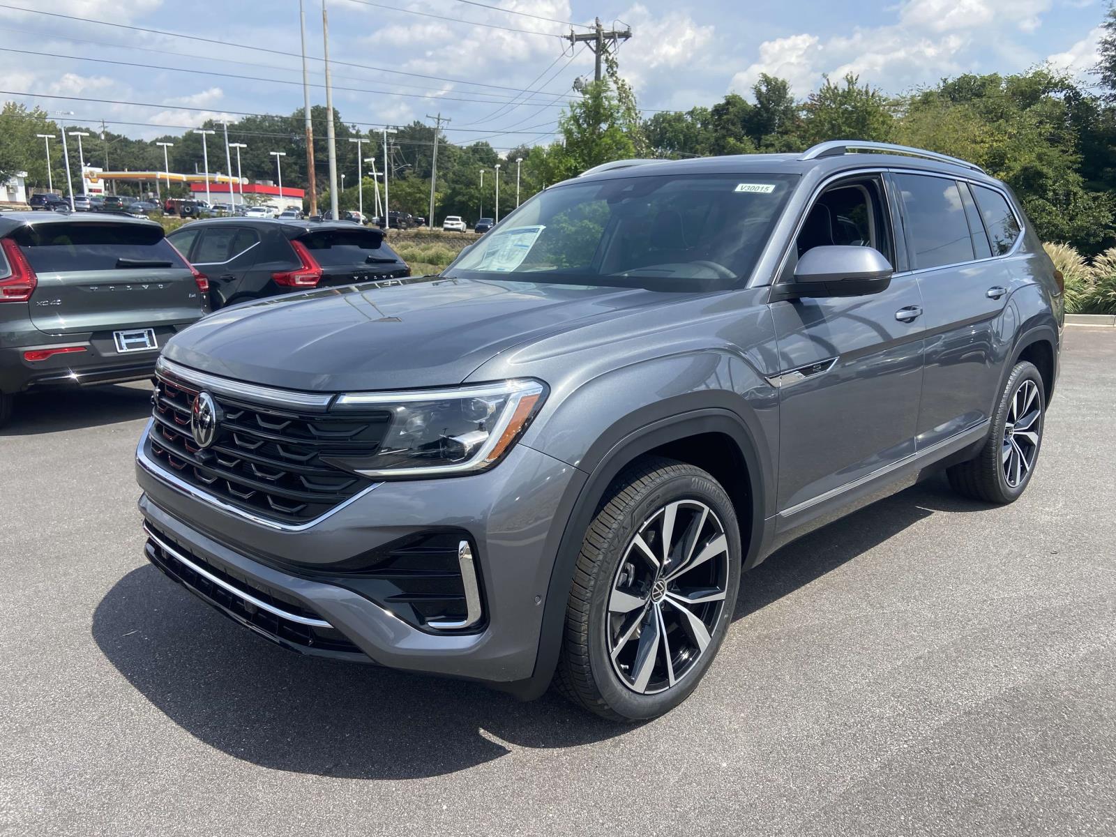 2025 Volkswagen Atlas SEL Premium R-Line photo 2