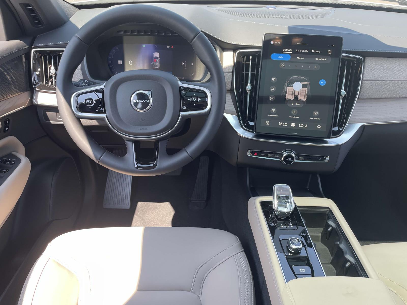 2026 Volvo XC90 Plus - Photo 15