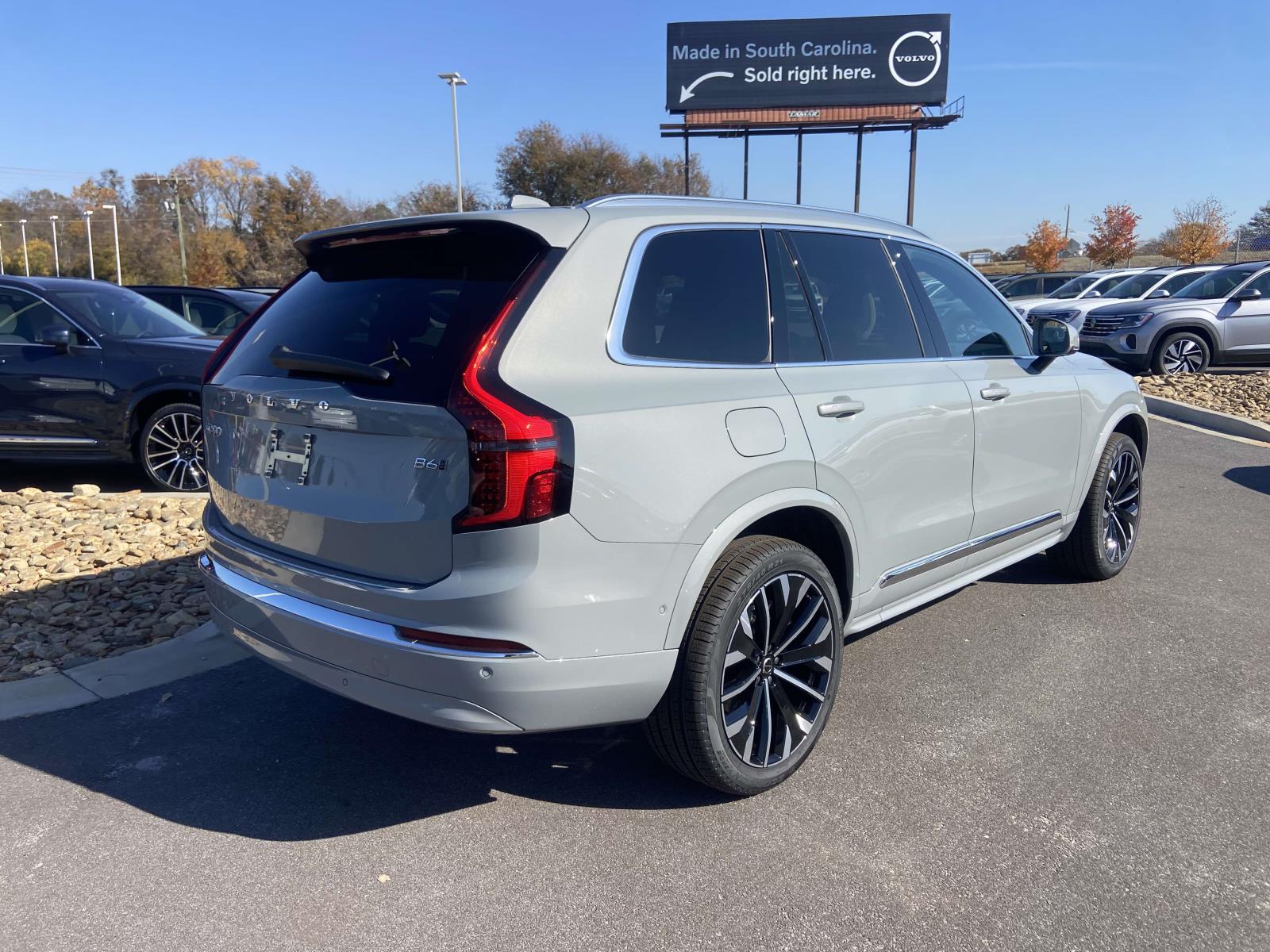 2026 Volvo XC90 Plus - Photo 9