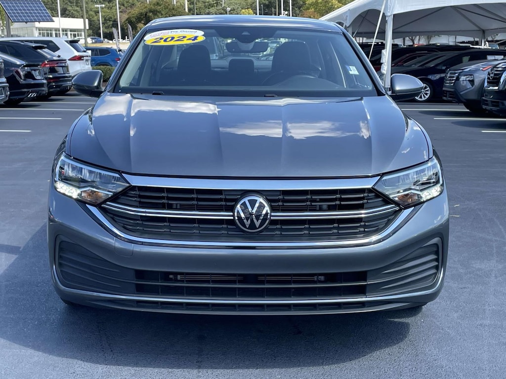 Used 2024 Volkswagen Jetta 1.5T SE Car