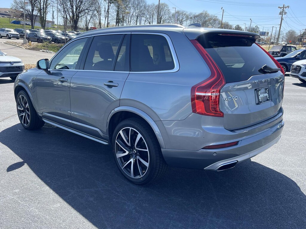Used 2020 Volvo XC90 T6 Momentum Sport Utility