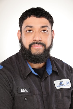 Staff member Edwin Diaz from 2d1b0f9102a3