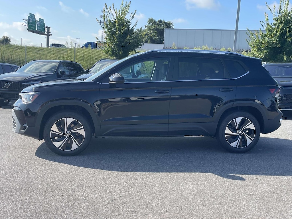 New 2026 Volkswagen Taos 1.5T SE Sport Utility