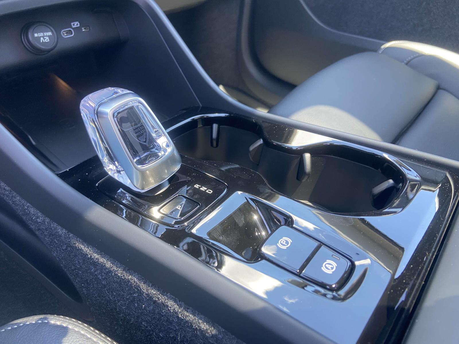 2025 Volvo XC40 Ultra - Photo 30