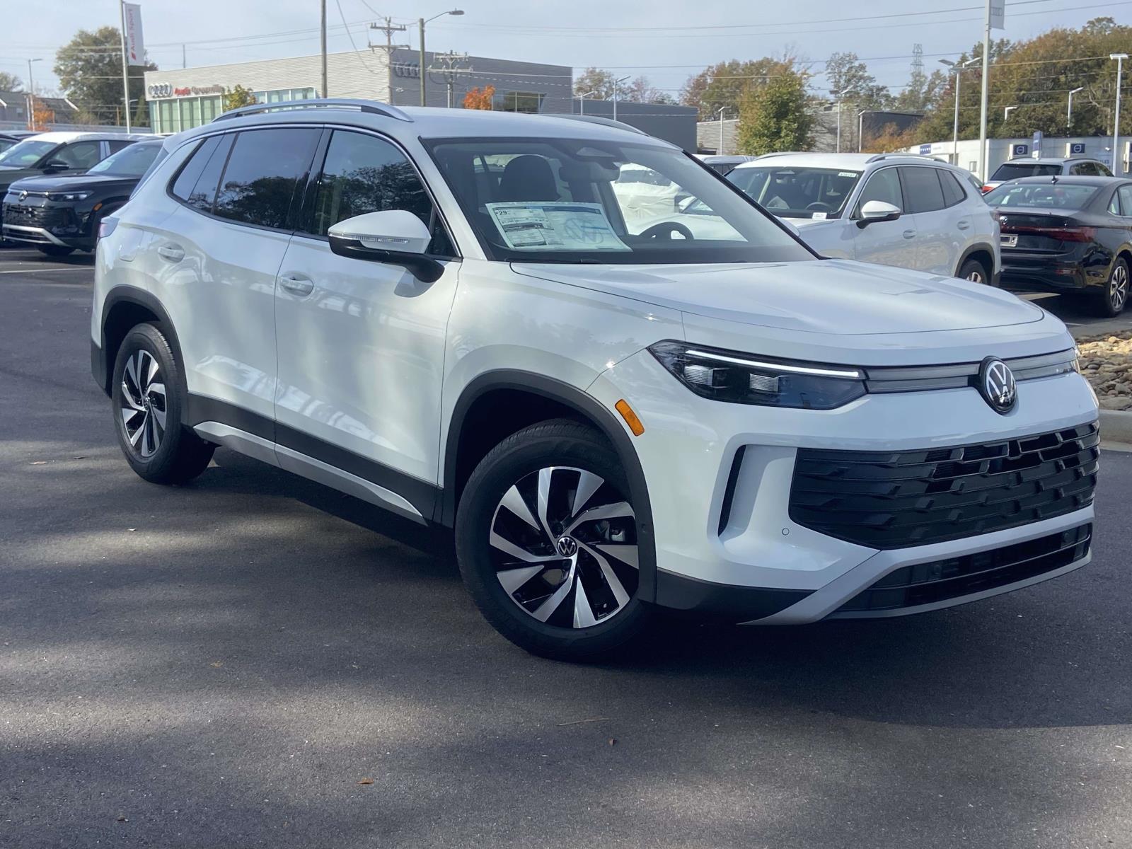 2026 Volkswagen Tiguan S's photo