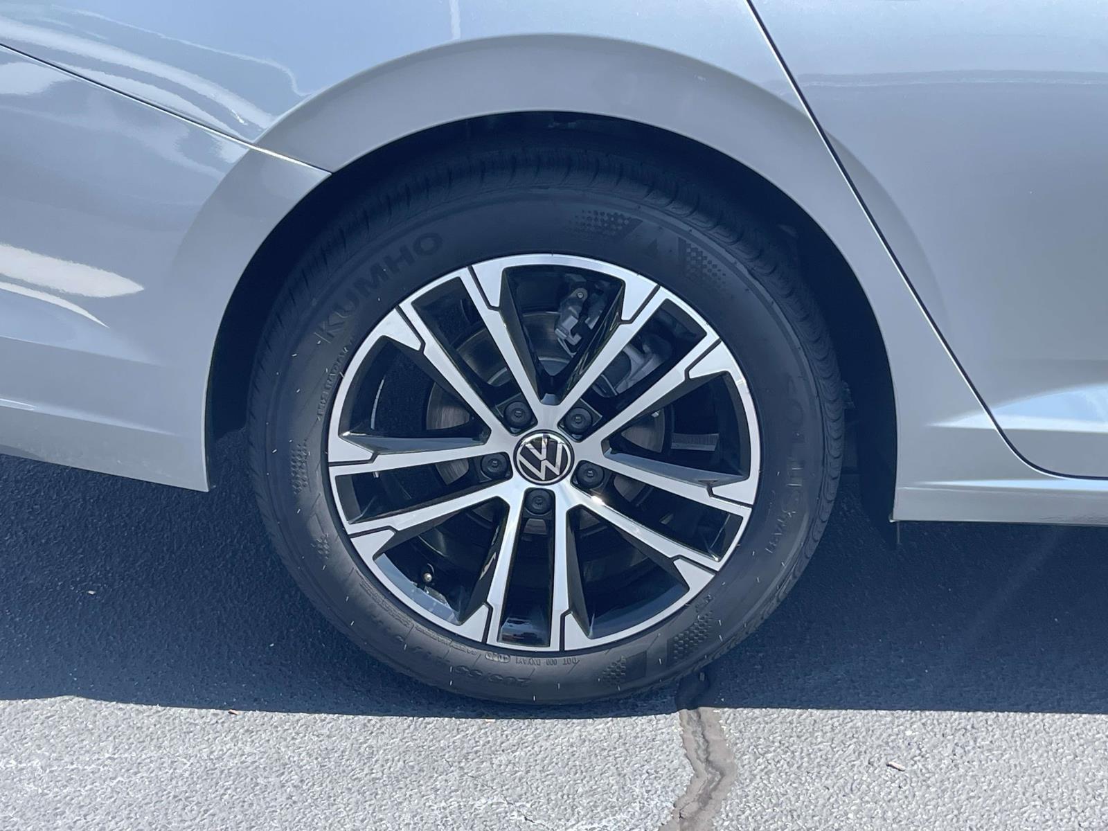 2026 Volkswagen Jetta Sport - Photo 9