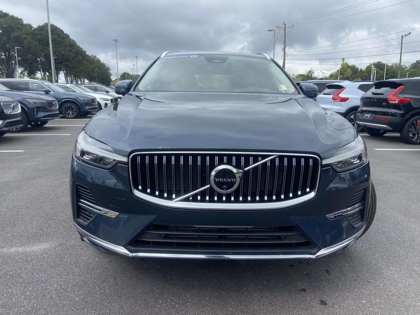 2023 Volvo XC60 Recharge Hybrid Ultimate photo 2