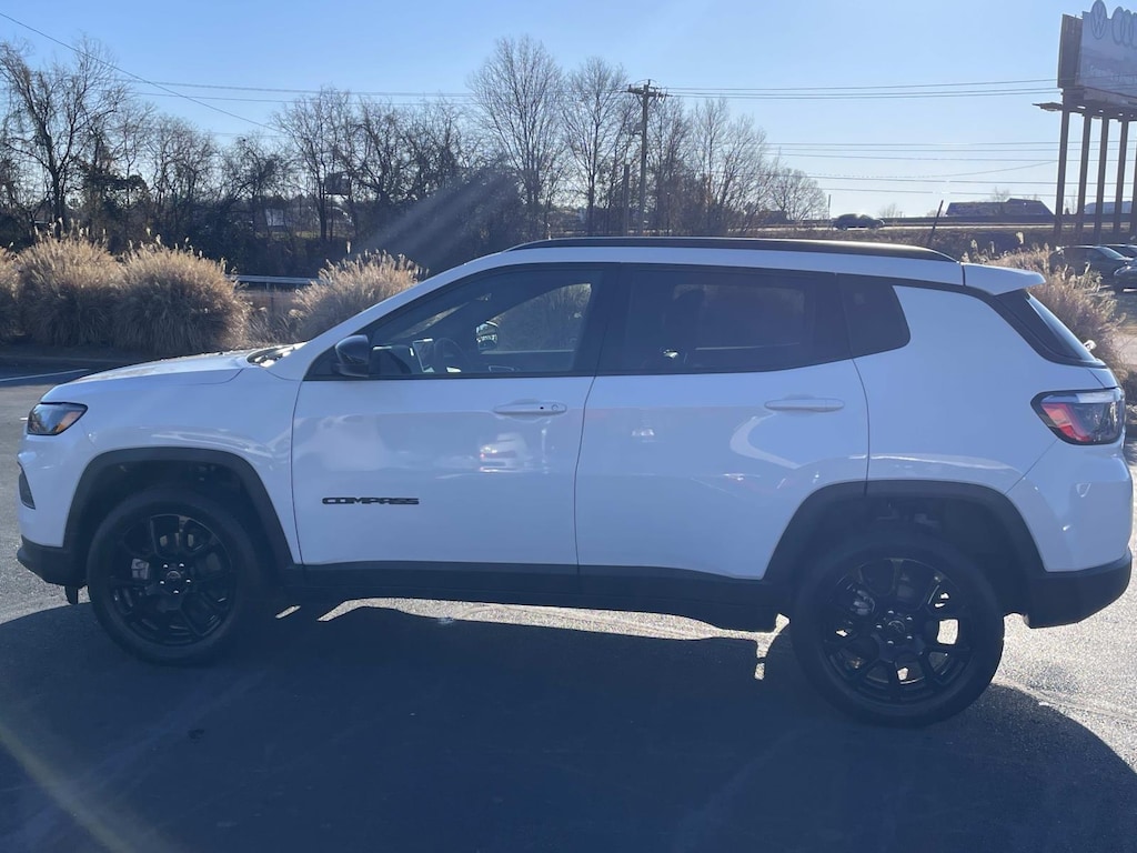 Used 2025 Jeep Compass Latitude 4x4 Sport Utility