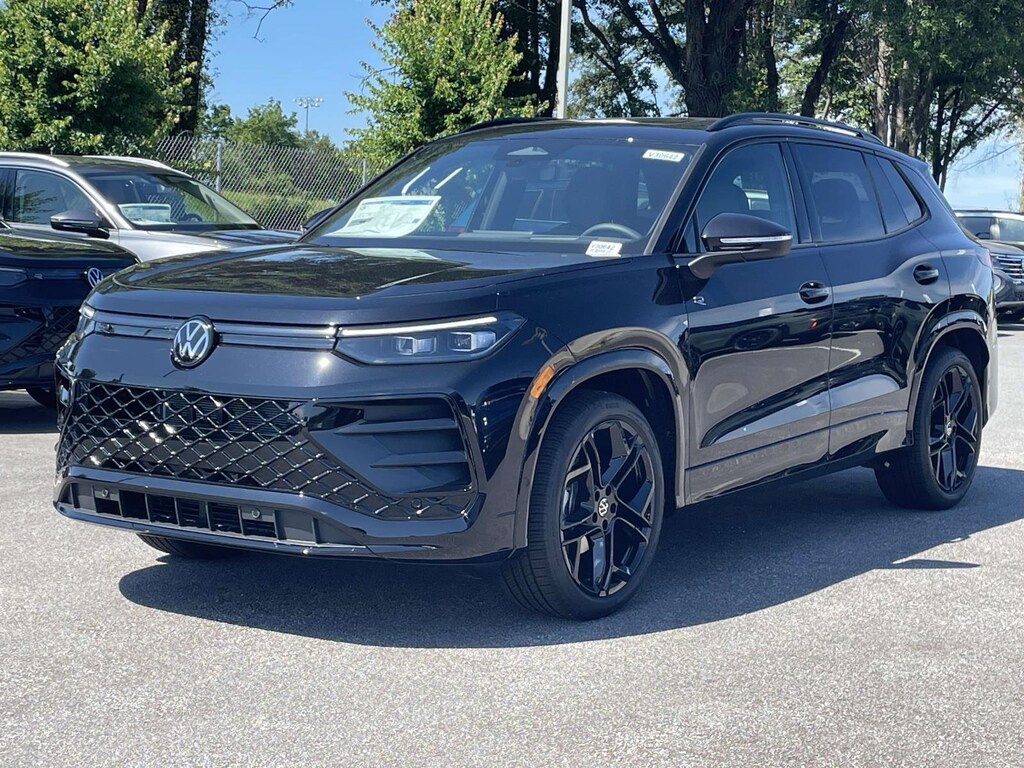 New 2026 Volkswagen Tiguan 2.0T SE R-Line Black Sport Utility