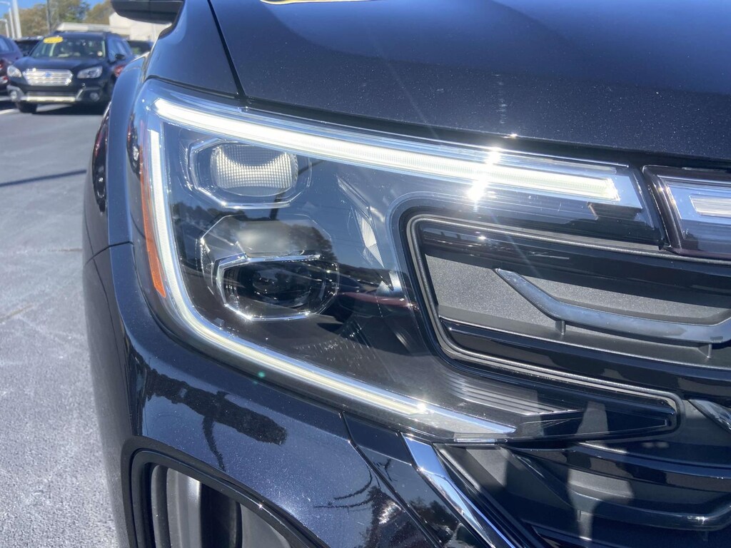 Used 2025 Volkswagen Atlas Cross Sport 2.0T SE w/Technology FWD Sport Utility