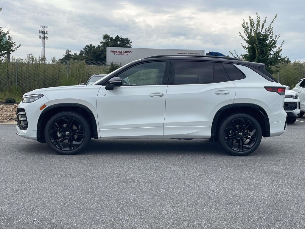 New 2026 Volkswagen Tiguan 2.0T SE R-Line Black Sport Utility