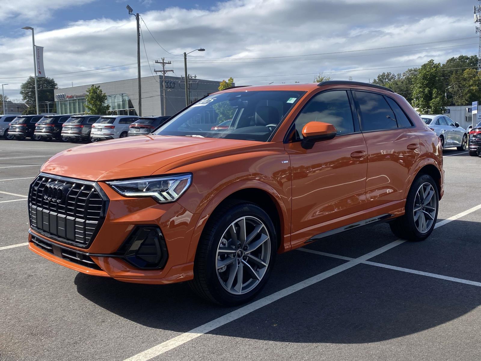 2025 Audi Q3 S line Premium 45 TFSI photo 3