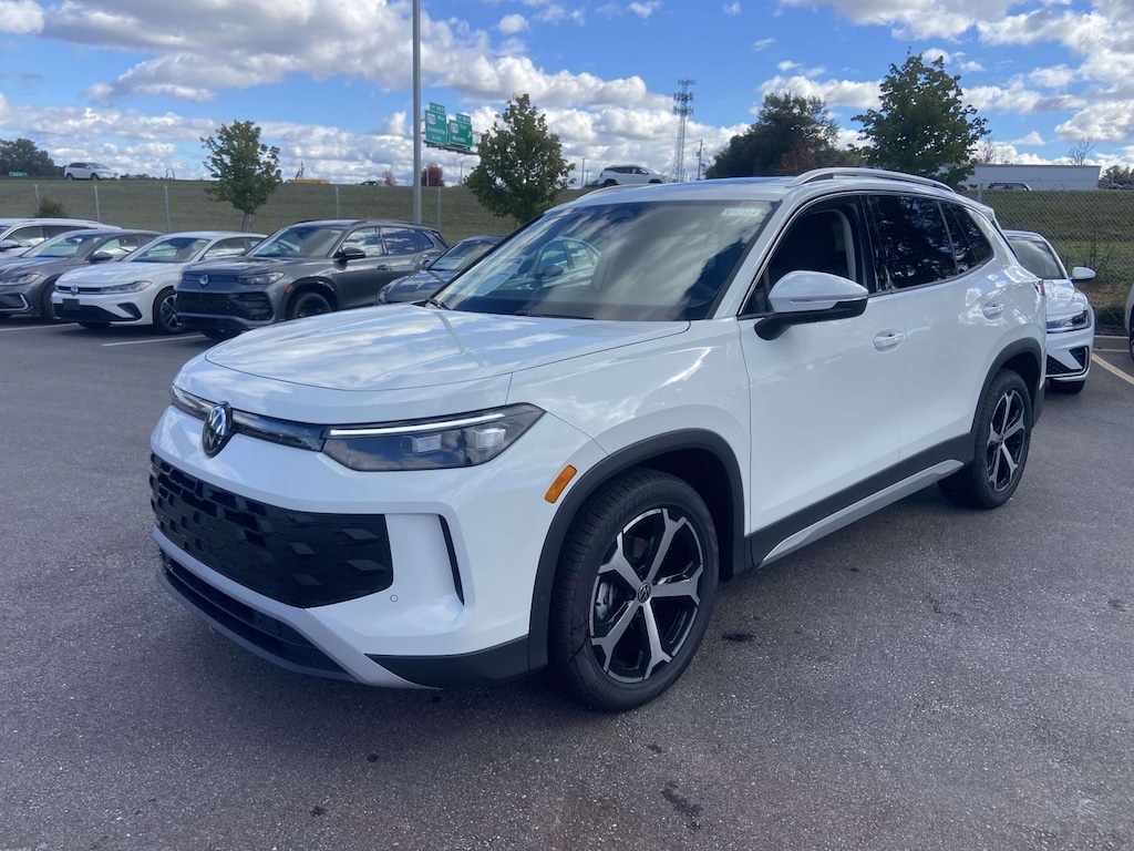 New 2026 Volkswagen Tiguan SE Sport Utility