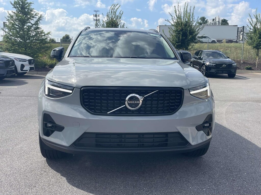 New 2026 Volvo XC40 B5 Ultra Sport Utility