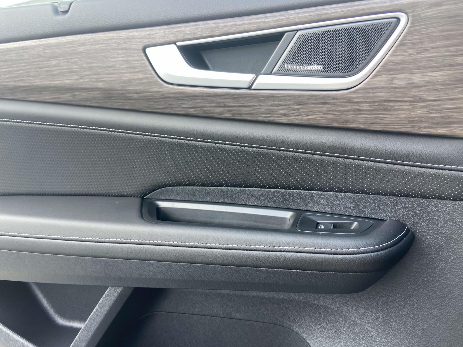 2026 Volkswagen Atlas SEL Premium R-Line - Photo 17