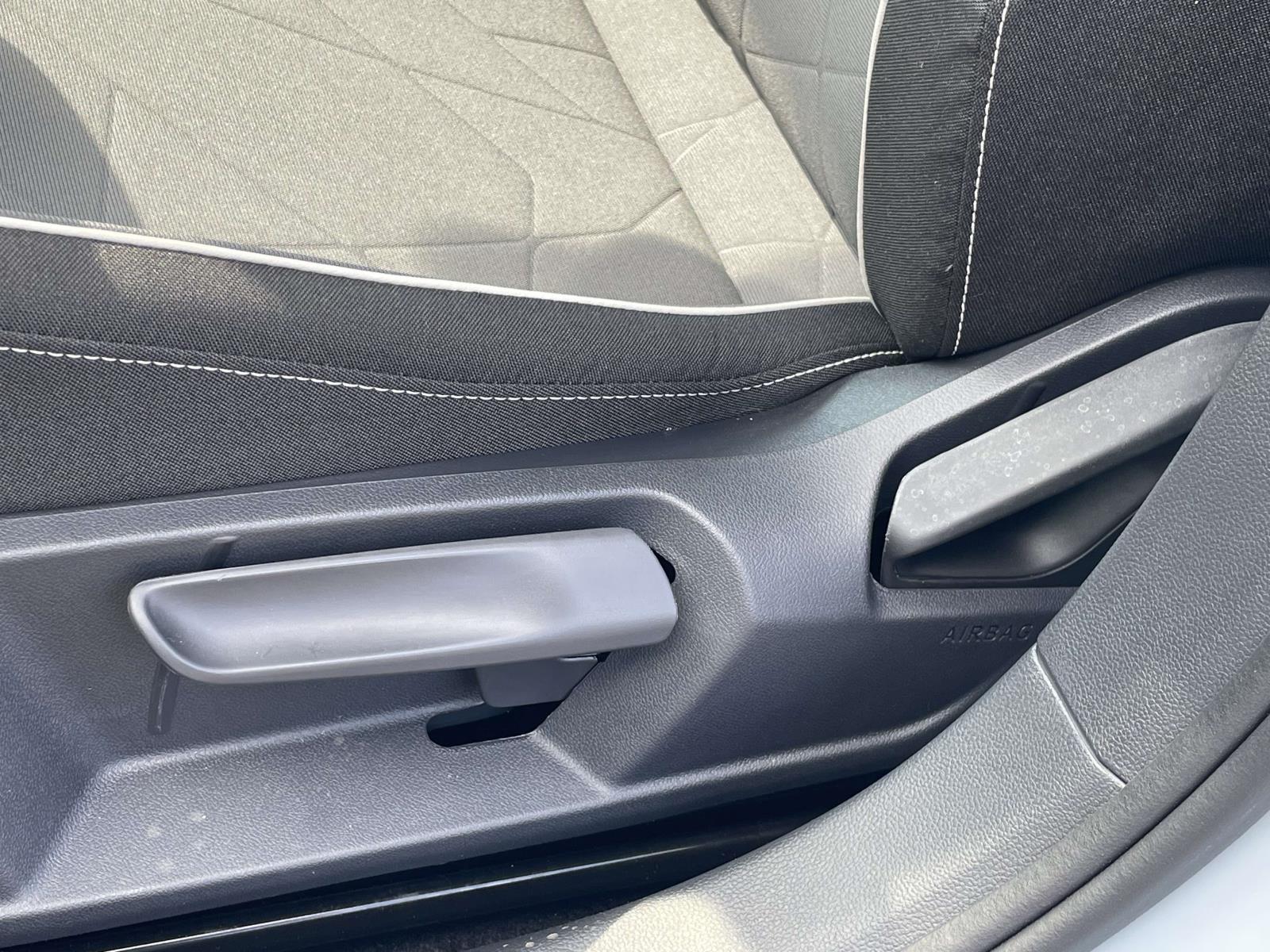2026 Volkswagen Jetta Sport - Photo 17