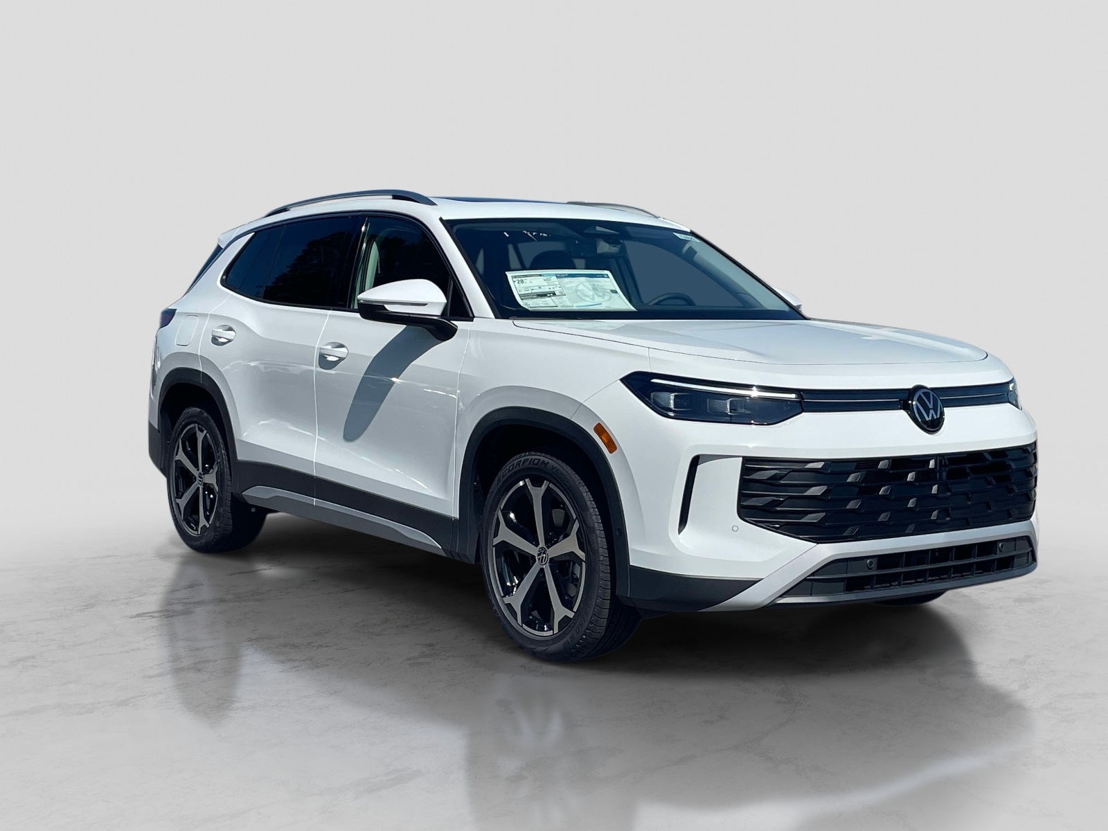 2026 Volkswagen Tiguan 2.0T SE's photo