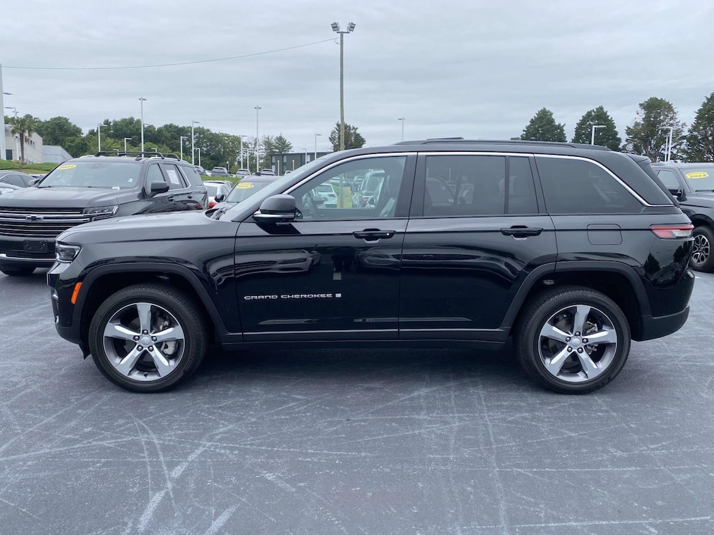 Used 2025 Jeep Grand Cherokee Limited 4x4 Sport Utility