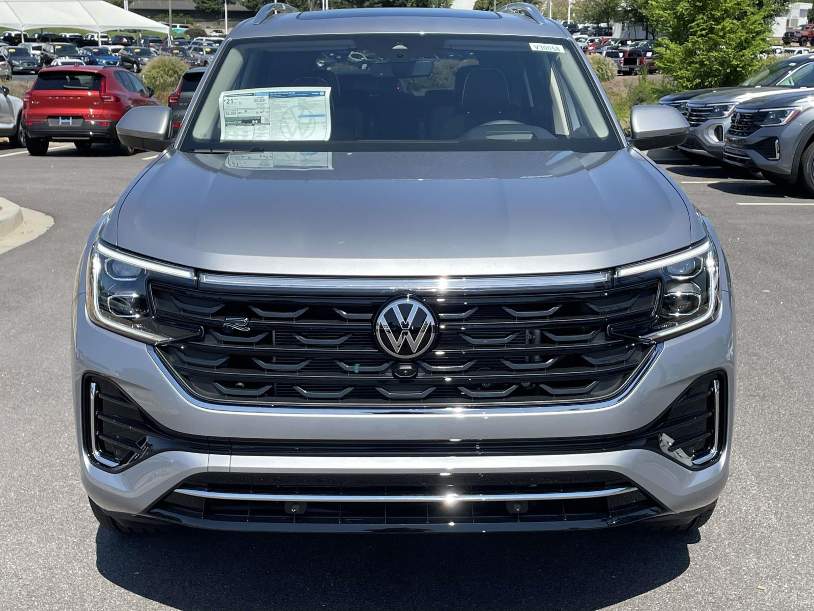 2026 Volkswagen Atlas SEL Premium R-Line photo 2