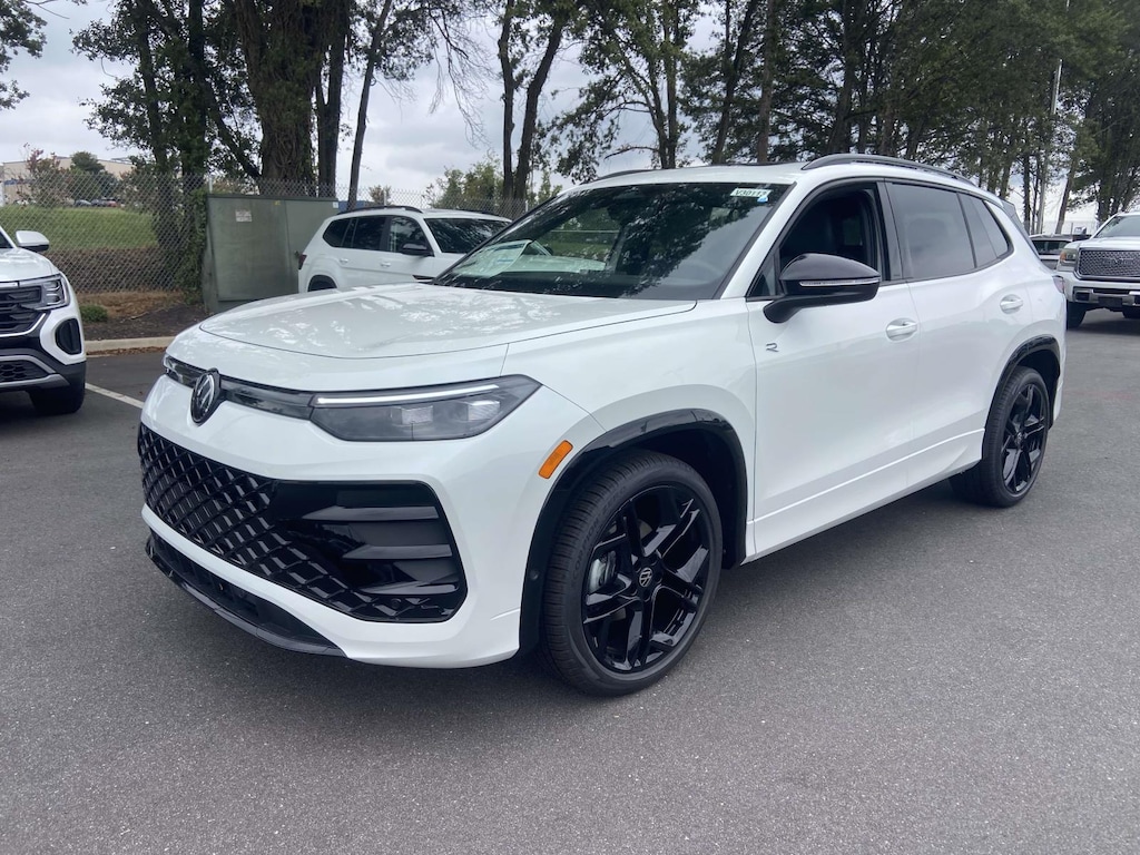 New 2025 Volkswagen Tiguan 2.0T SE R-Line Black Sport Utility