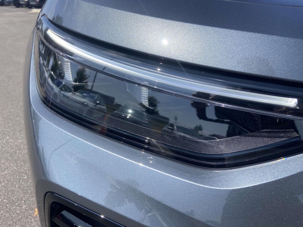 New 2025 Volkswagen Tiguan 2.0T SE R-Line Black Sport Utility