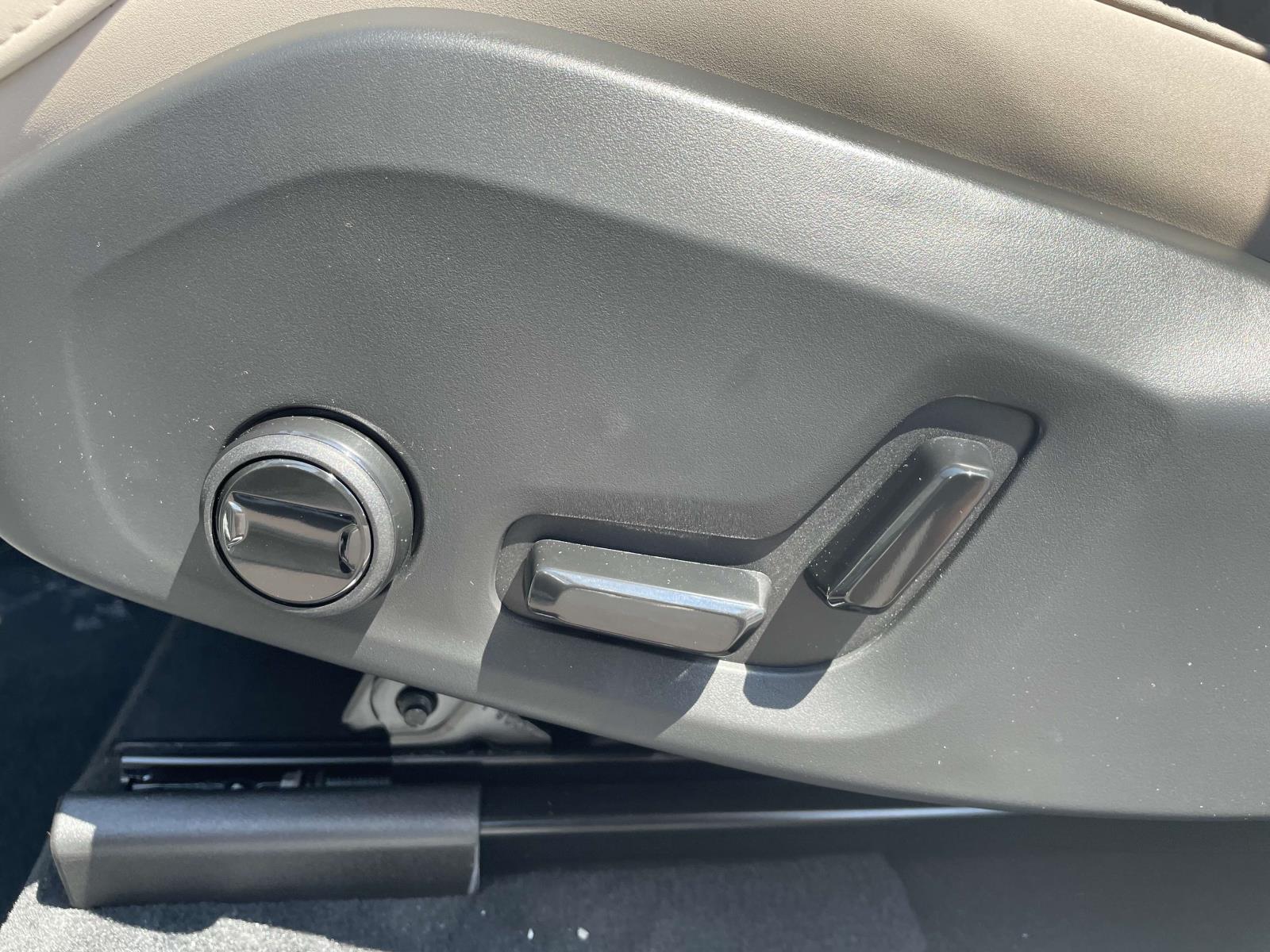 2026 Volvo XC90 Plus - Photo 20