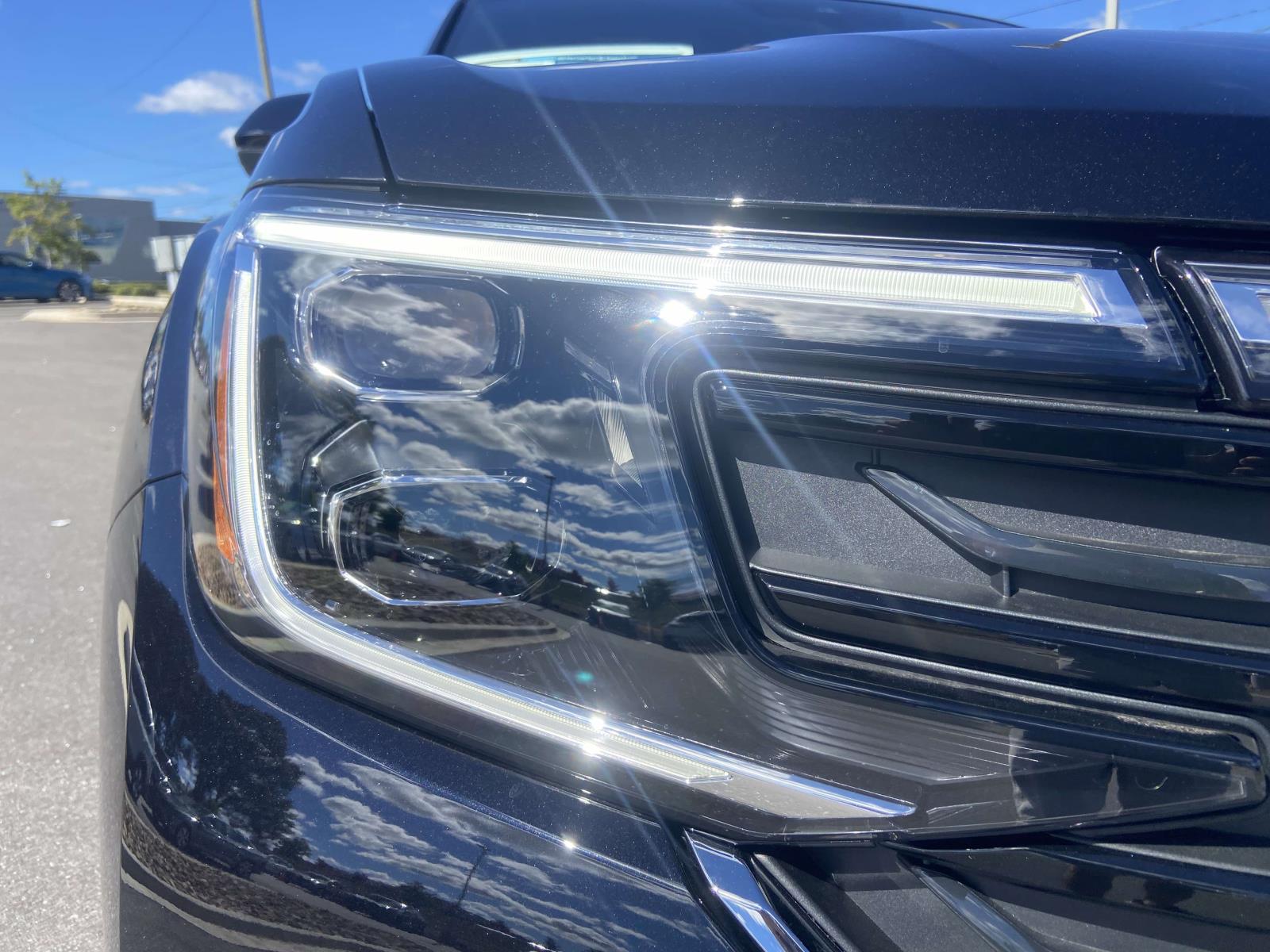 2026 Volkswagen Atlas Cross Sport SEL Premium R-Line photo 4