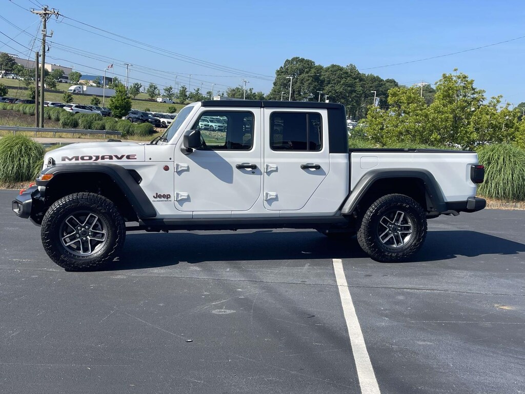 Used 2025 Jeep Gladiator Mojave 4x4 Crew Cab Pickup