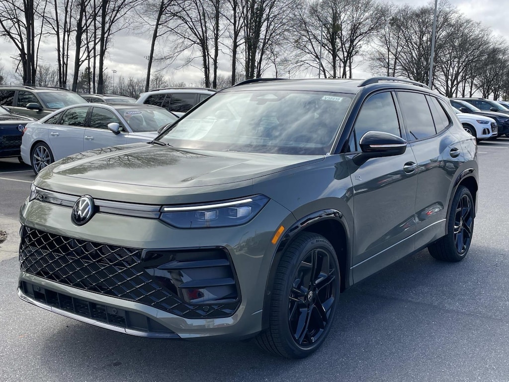 New 2026 Volkswagen Tiguan 2.0T SE R-Line Black FWD Sport Utility