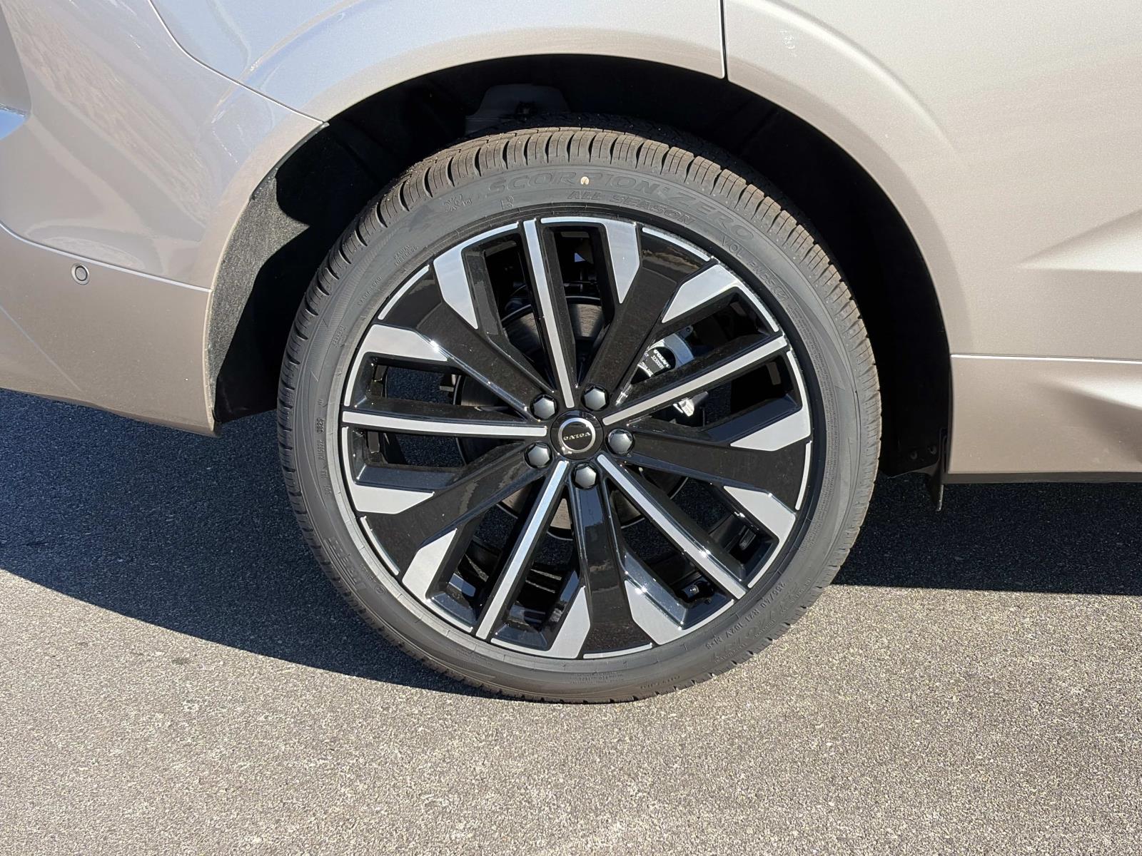 2026 Volvo XC60 Ultra - Photo 9
