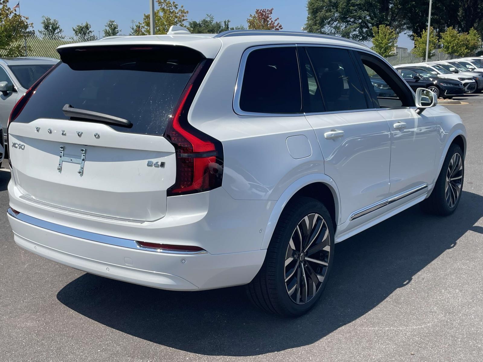 2026 Volvo XC90 Plus - Photo 7