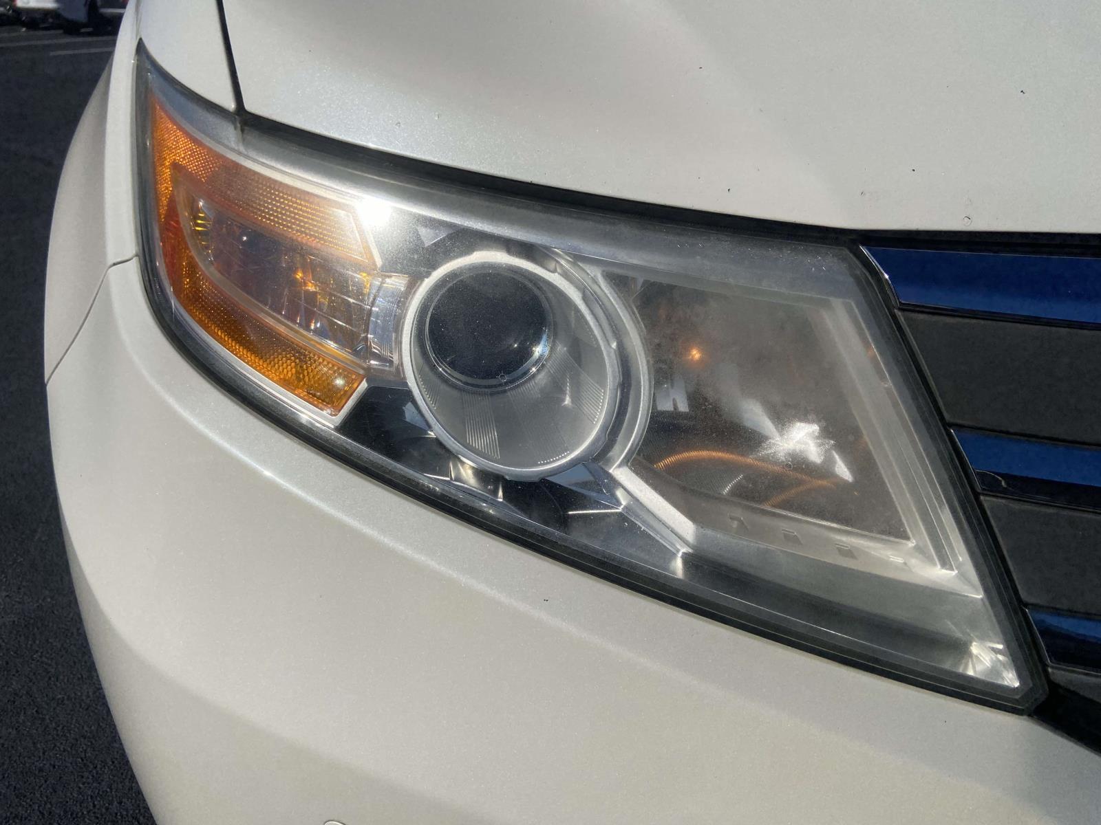 2012 Honda Odyssey Touring photo 4