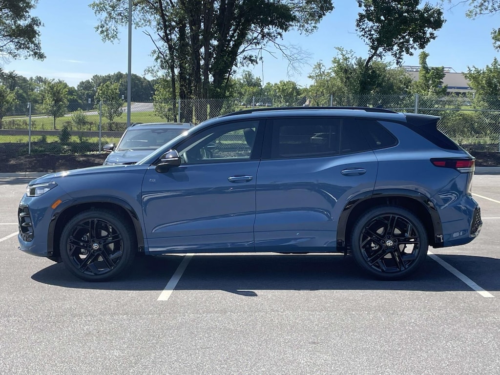 New 2026 Volkswagen Tiguan 2.0T SE R-Line Black Sport Utility