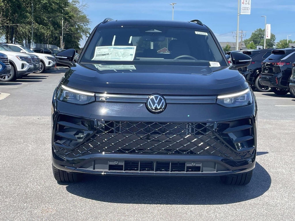 New 2026 Volkswagen Tiguan 2.0T SE R-Line Black Sport Utility