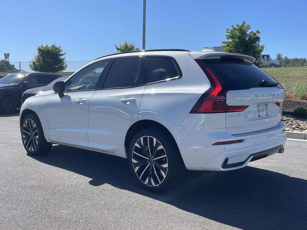 New 2026 Volvo XC60 Plug-In Hybrid T8 Ultra Sport Utility