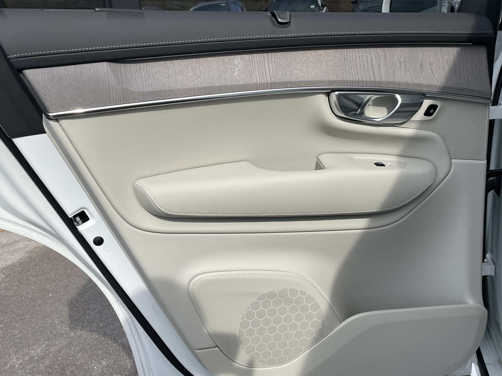 2026 Volvo XC90 Ultra - Photo 10