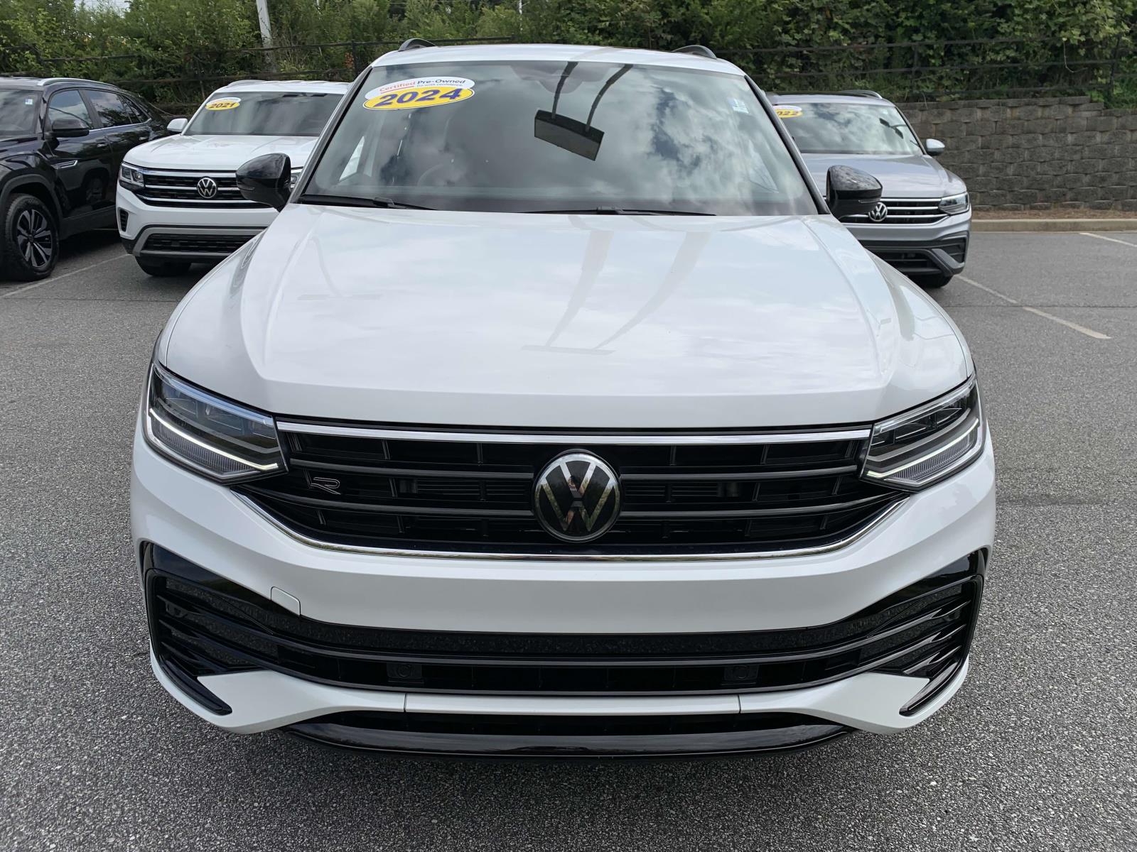 Used 2024 Volkswagen Tiguan SE R-LINE BLACK with VIN 3VV8B7AXXRM060543 for sale in Greenville, SC