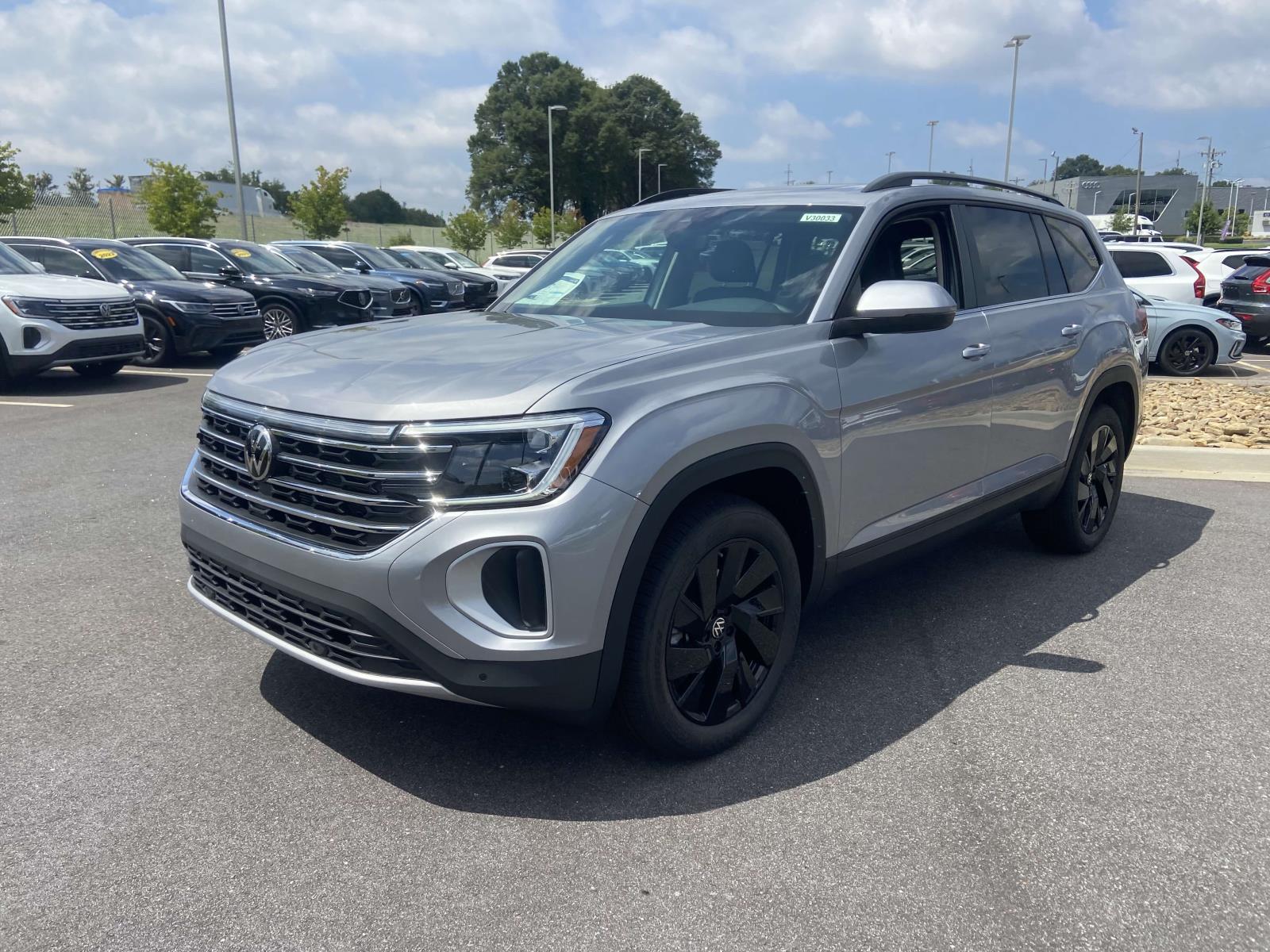 2026 Volkswagen Atlas SE Technology photo 3