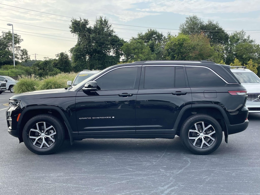 Used 2023 Jeep Grand Cherokee Limited 4x4 Sport Utility