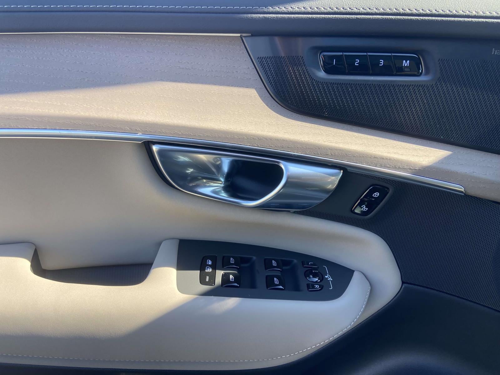 2026 Volvo XC90 Plus - Photo 21