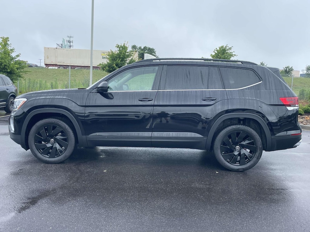 New 2026 Volkswagen Atlas 2.0T SE w/Technology Sport Utility