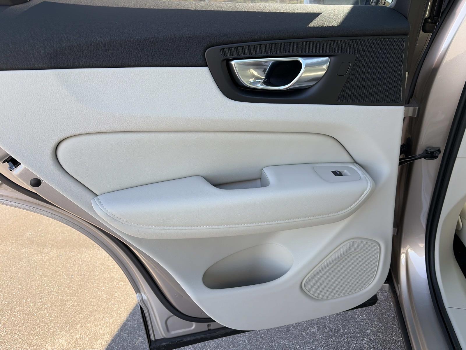 2026 Volvo XC60 Ultra - Photo 11