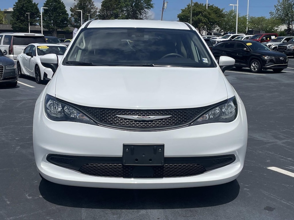 Used 2023 Chrysler Voyager LX FWD Mini-van, Passenger