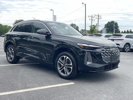 2025 Audi Q5 Premium 2.0 TFSI quattro Sport Utility