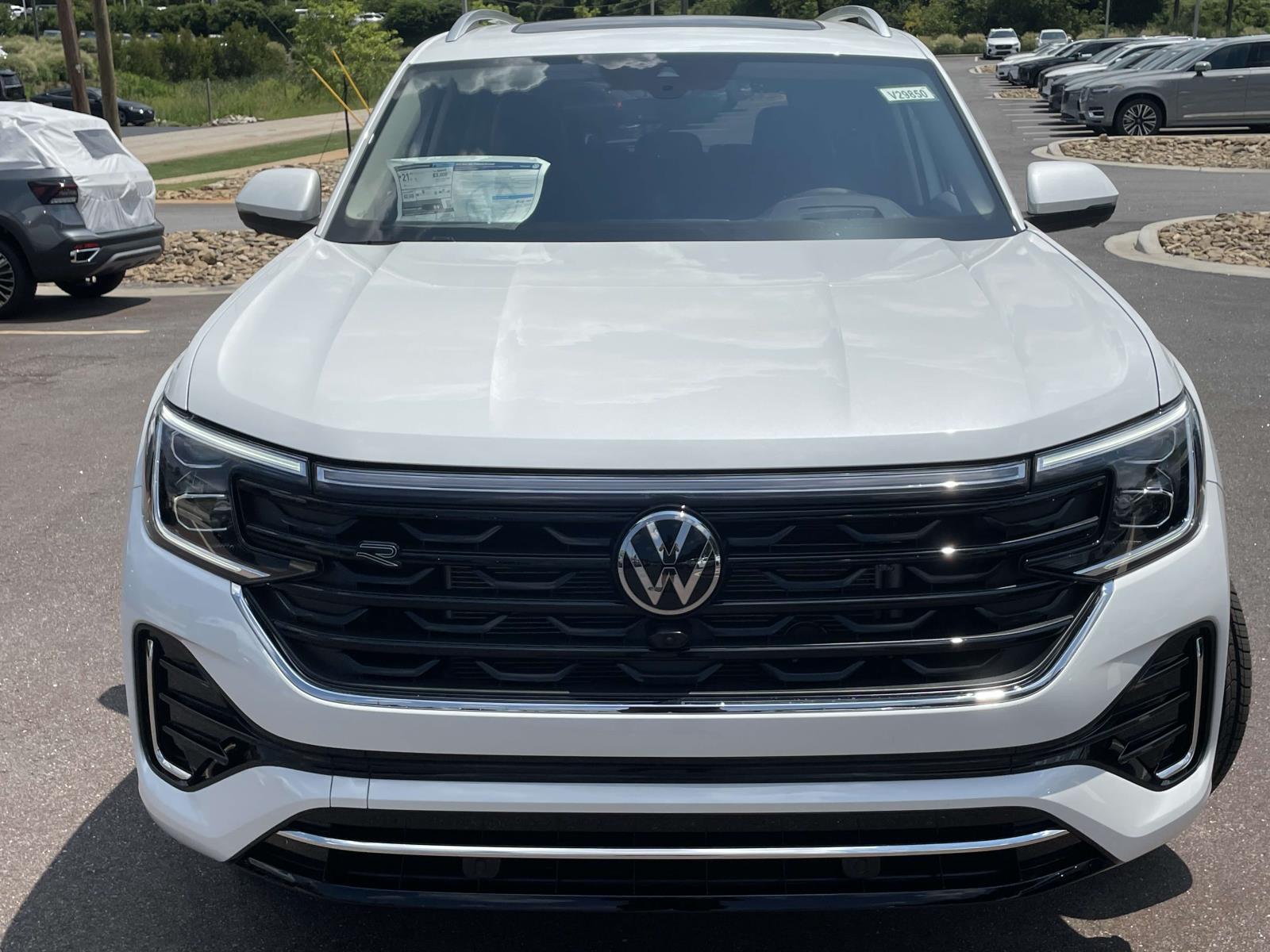 2025 Volkswagen Atlas SEL Premium R-Line photo 2